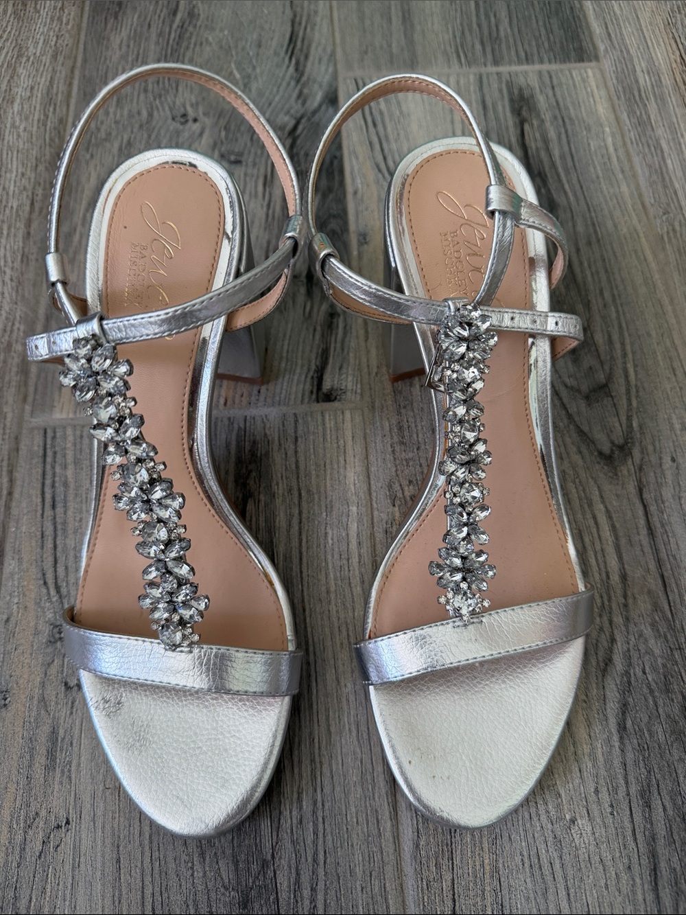 Jewel Badgley Mischka Silver Embellished T-Strap Sandals